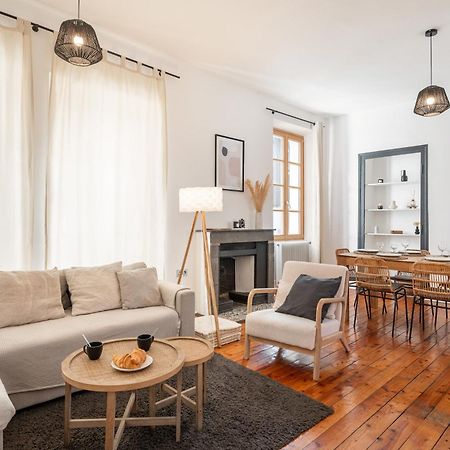 Appartement Spacieux Et Chaleureux Coeur De Ville Chambéry Exterior foto
