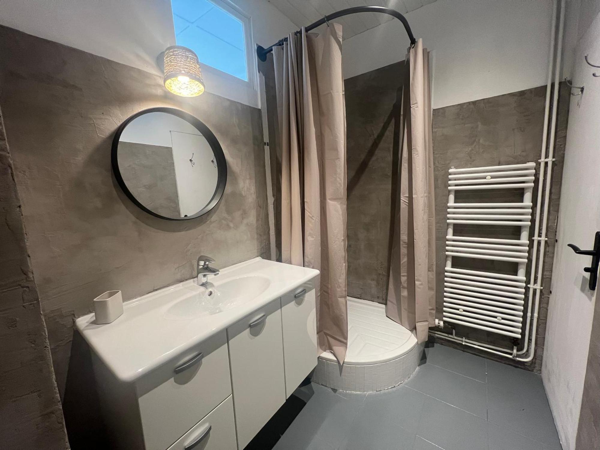 Appartement Spacieux Et Chaleureux Coeur De Ville Chambéry Exterior foto